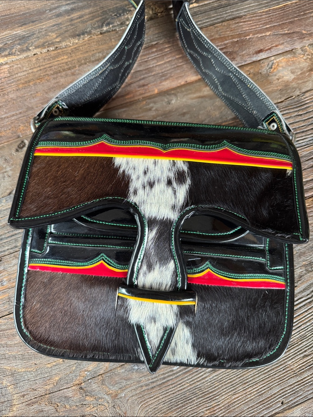 Jericho traditional cowhide patent trim crossbody expandable bag